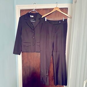 Preswick & Moore Black and Pink Pinstriped Pant Suit